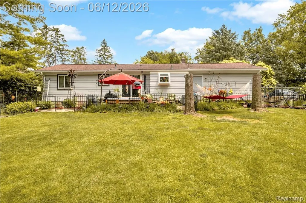 26877 N Dixboro Road Green Oak Township MI 48178