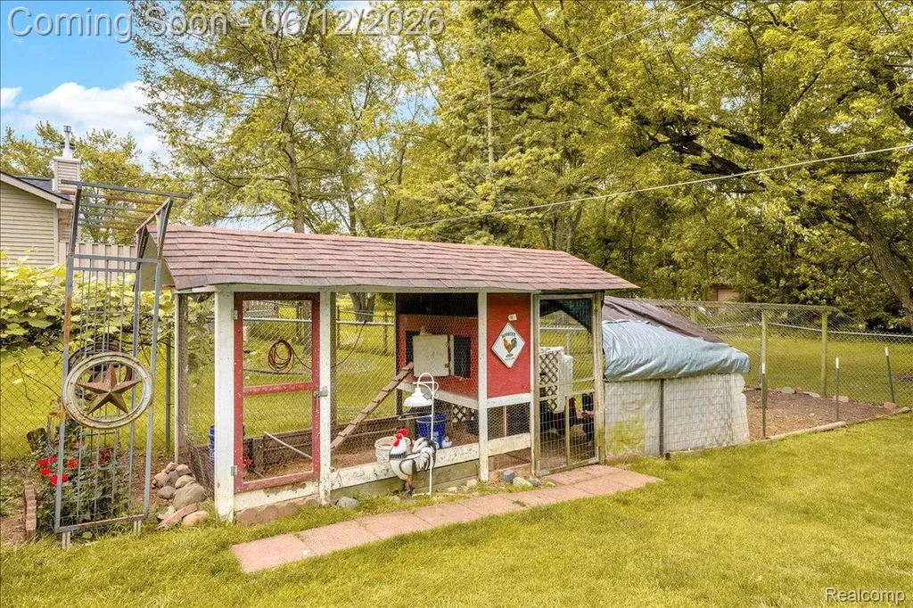 26877 N Dixboro Road Green Oak Township MI 48178
