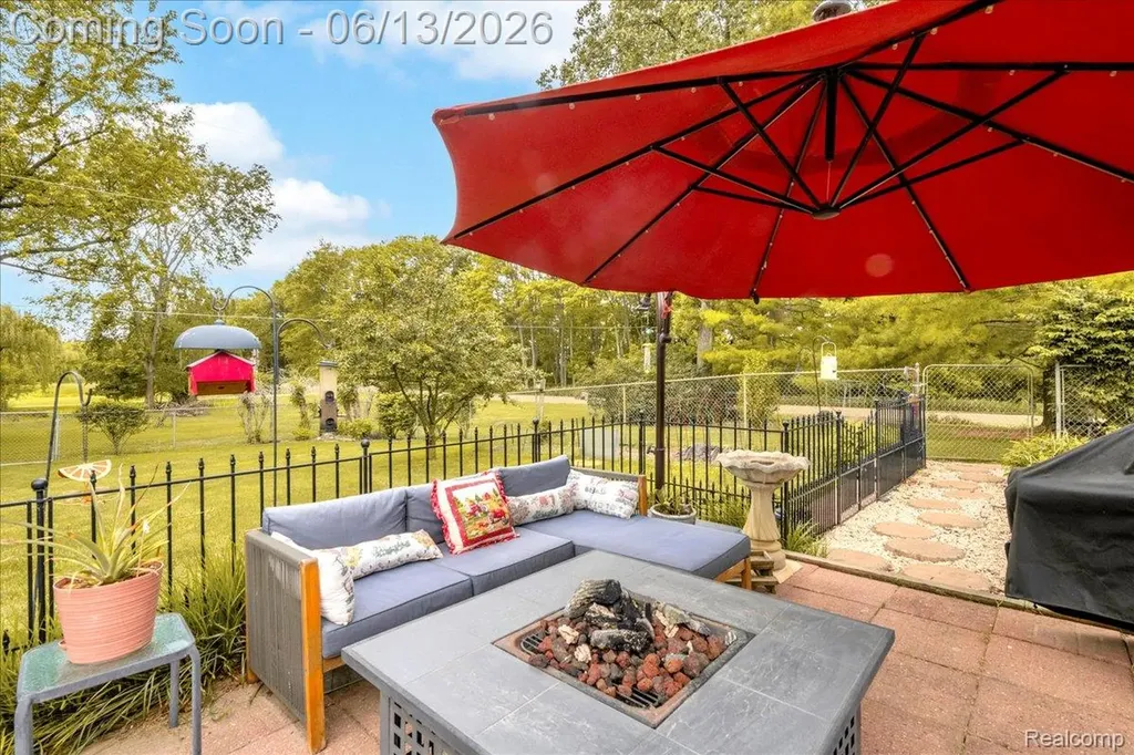 26877 N Dixboro Road Green Oak Township MI 48178
