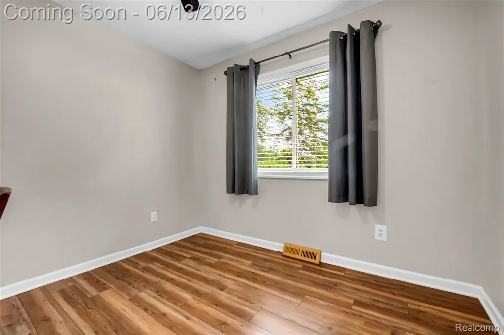 26877 N Dixboro Road Green Oak Township MI 48178