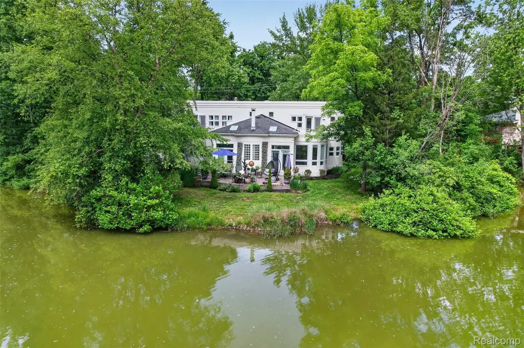 4845 Bryn Mawr Drive Bloomfield Hills City MI 48301
