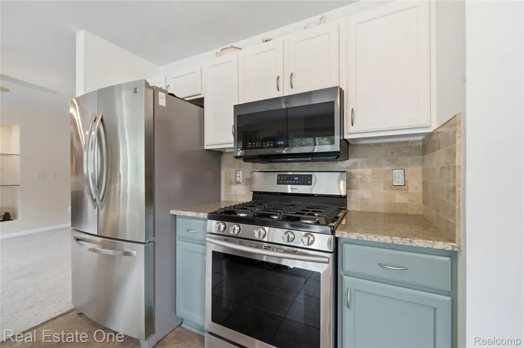 8576 Barrington Drive Superior Charter Township MI 48198