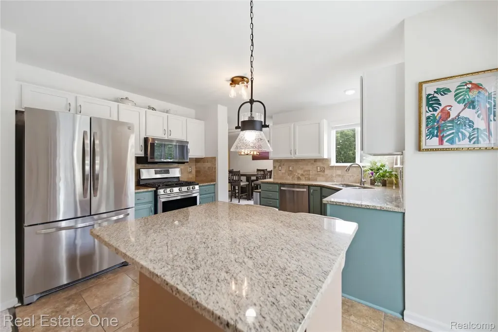 8576 Barrington Drive Superior Charter Township MI 48198