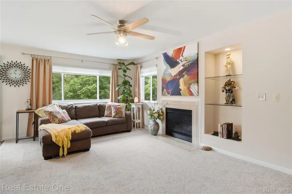 8576 Barrington Drive Superior Charter Township MI 48198