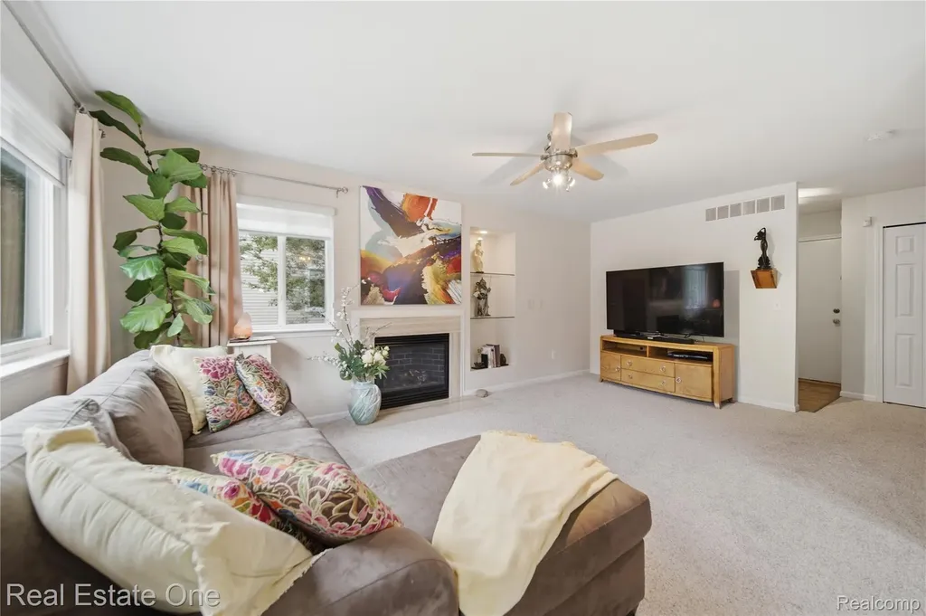 8576 Barrington Drive Superior Charter Township MI 48198