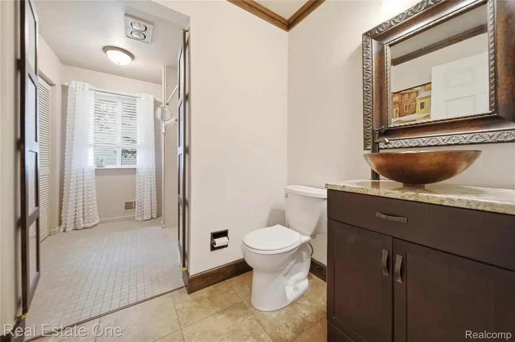 8576 Barrington Drive Superior Charter Township MI 48198