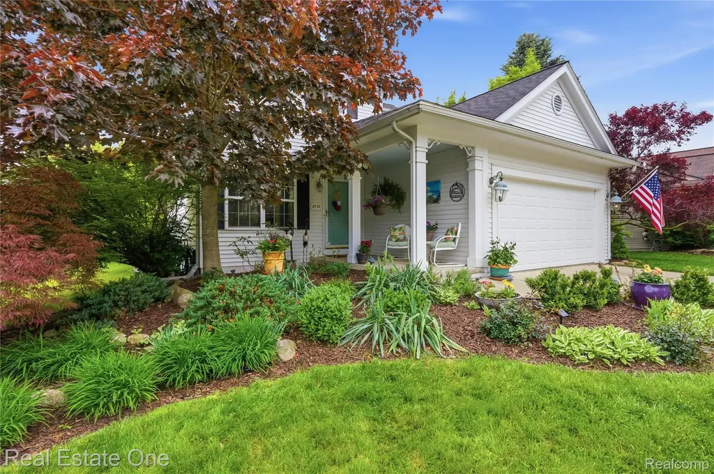 8576 Barrington Drive Superior Charter Township MI 48198