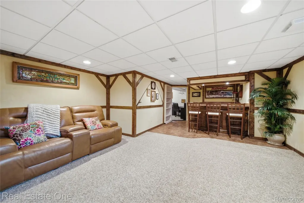 8576 Barrington Drive Superior Charter Township MI 48198