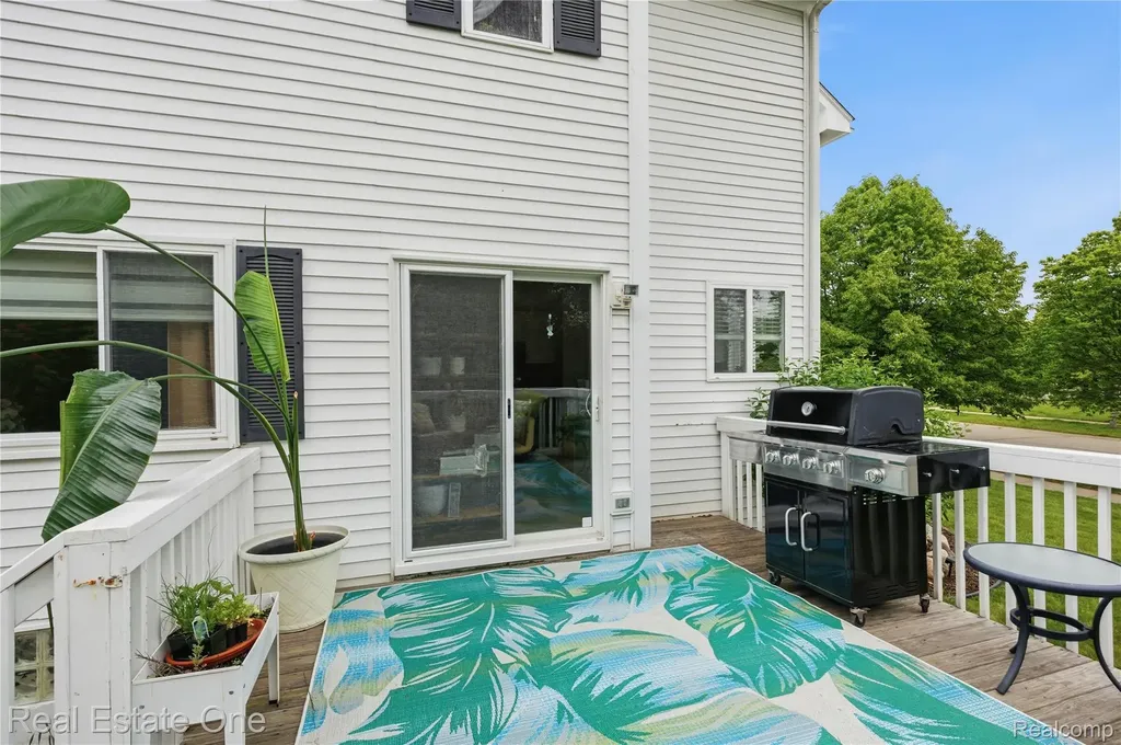 8576 Barrington Drive Superior Charter Township MI 48198