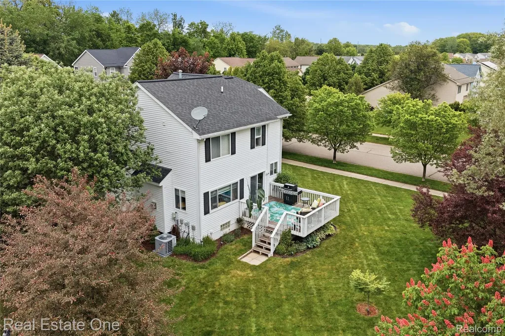 8576 Barrington Drive Superior Charter Township MI 48198