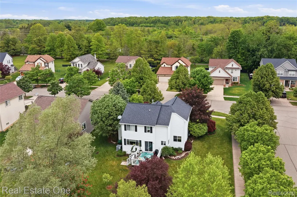 8576 Barrington Drive Superior Charter Township MI 48198