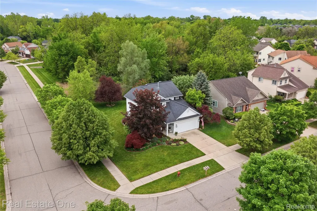 8576 Barrington Drive Superior Charter Township MI 48198
