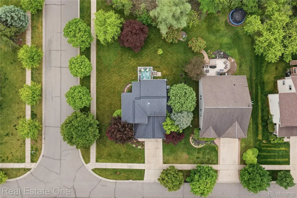 8576 Barrington Drive Superior Charter Township MI 48198