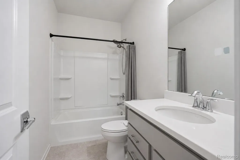171 Coppice Way White Lake Charter Township MI 48386