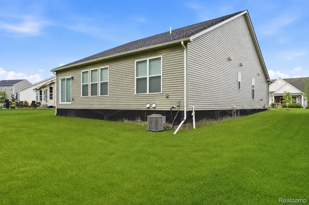 171 Coppice Way White Lake Charter Township MI 48386