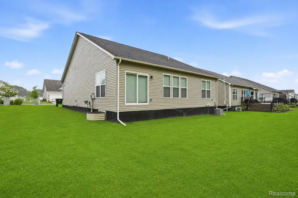 171 Coppice Way White Lake Charter Township MI 48386