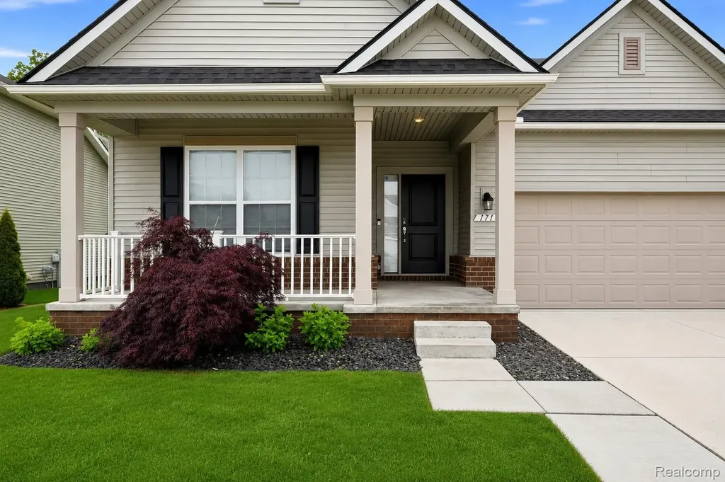 171 Coppice Way White Lake Charter Township MI 48386