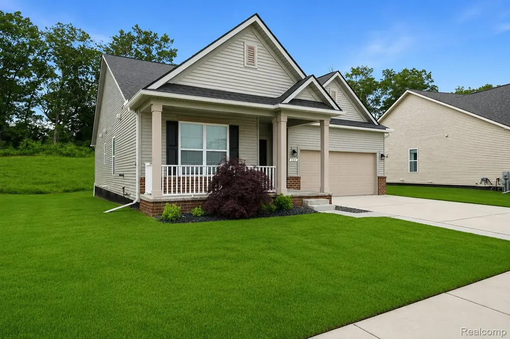 171 Coppice Way White Lake Charter Township MI 48386