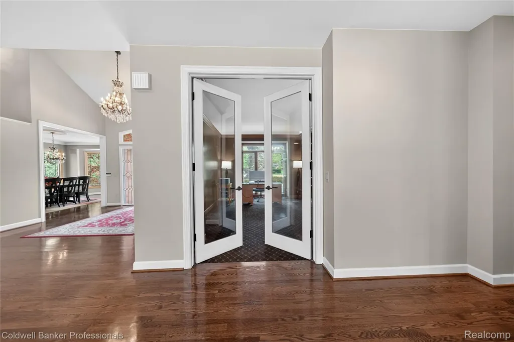 2076 Shore Hill Court West Bloomfield Charter Township MI 48323