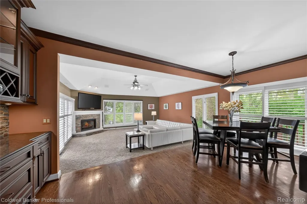 2076 Shore Hill Court West Bloomfield Charter Township MI 48323