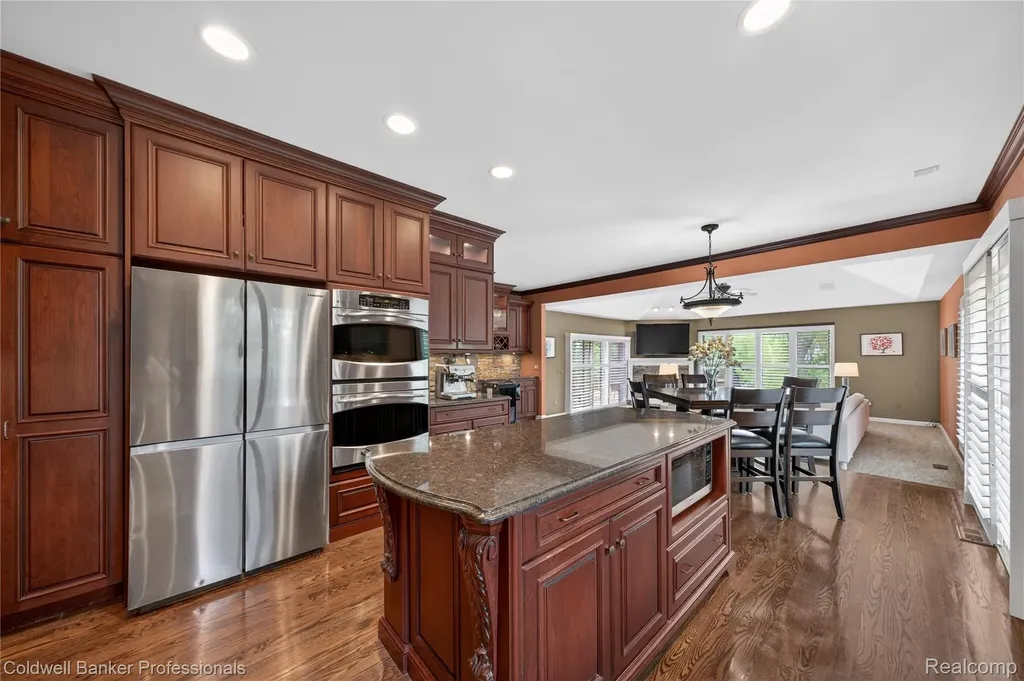 2076 Shore Hill Court West Bloomfield Charter Township MI 48323