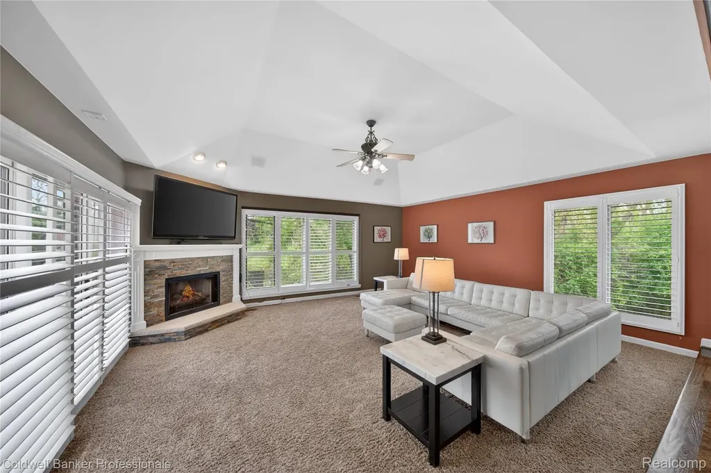 2076 Shore Hill Court West Bloomfield Charter Township MI 48323