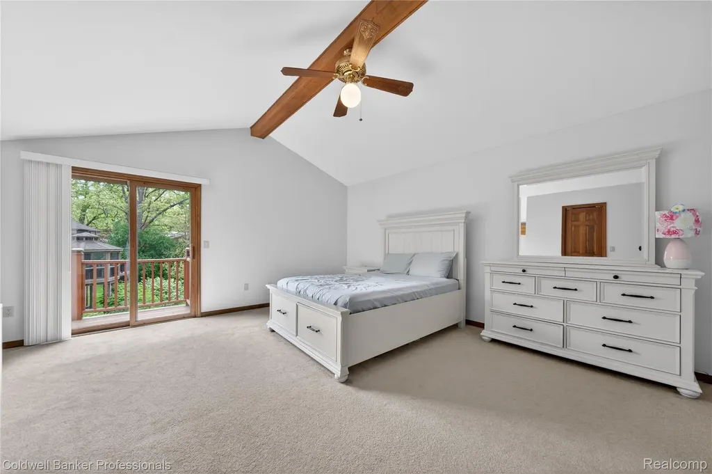 2076 Shore Hill Court West Bloomfield Charter Township MI 48323
