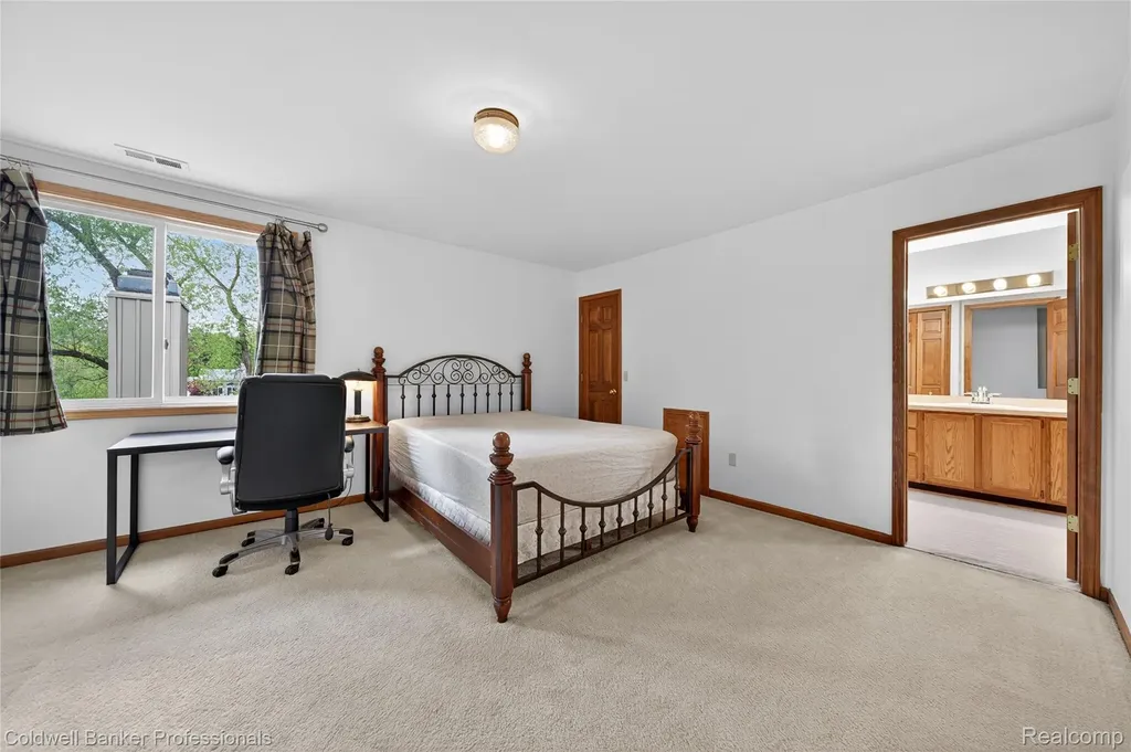 2076 Shore Hill Court West Bloomfield Charter Township MI 48323