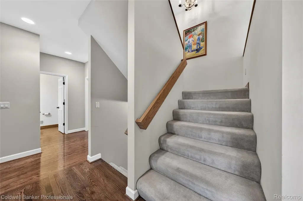 2076 Shore Hill Court West Bloomfield Charter Township MI 48323