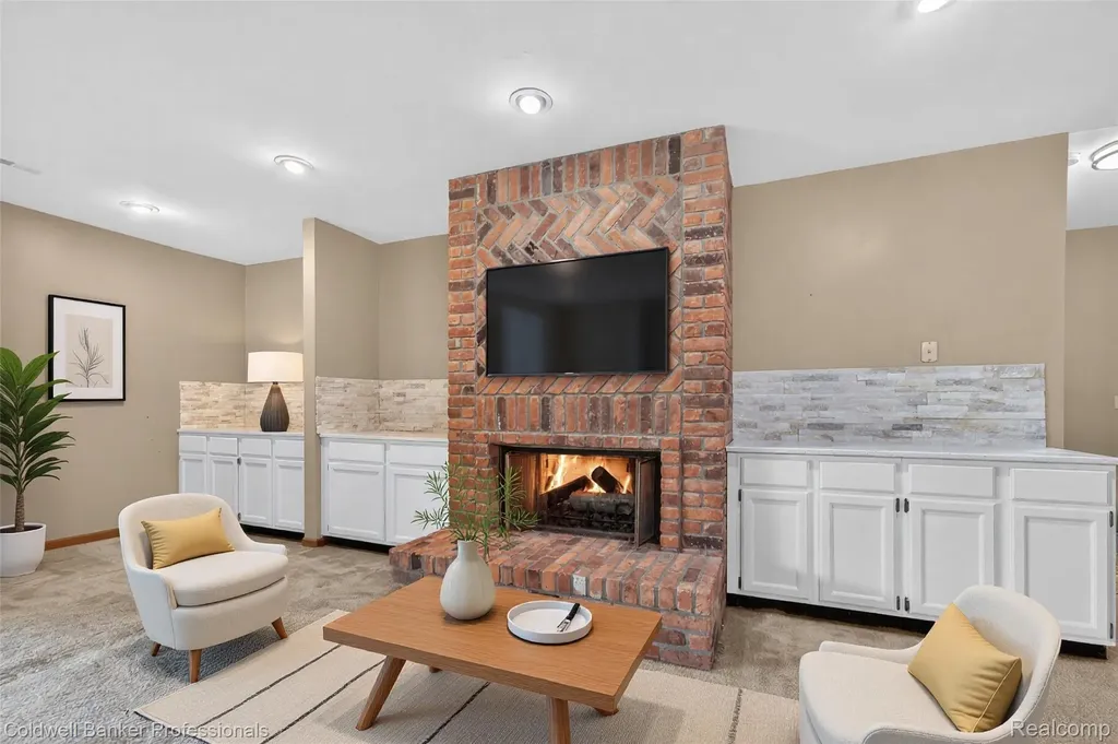 2076 Shore Hill Court West Bloomfield Charter Township MI 48323