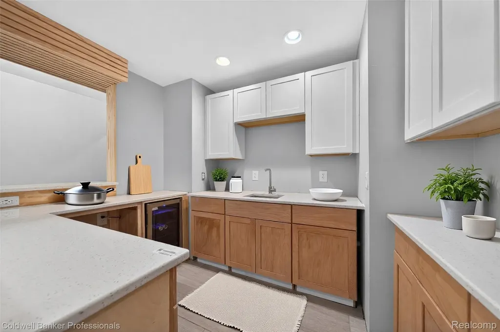 2076 Shore Hill Court West Bloomfield Charter Township MI 48323