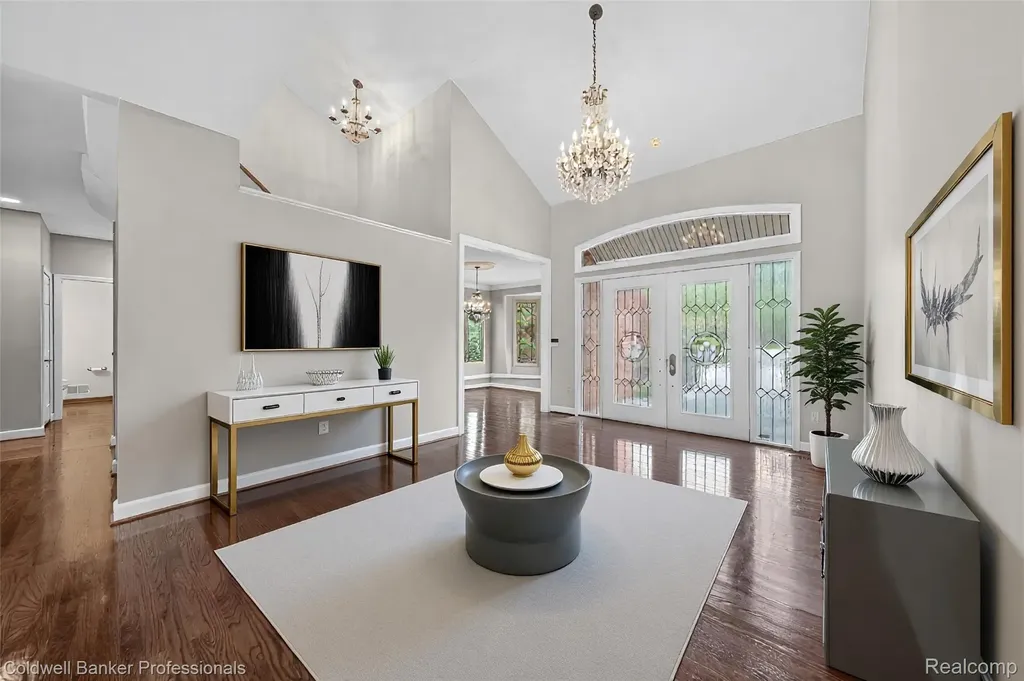 2076 Shore Hill Court West Bloomfield Charter Township MI 48323