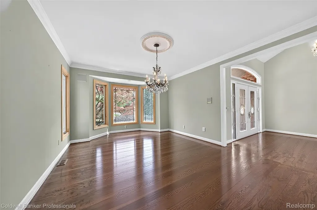 2076 Shore Hill Court West Bloomfield Charter Township MI 48323