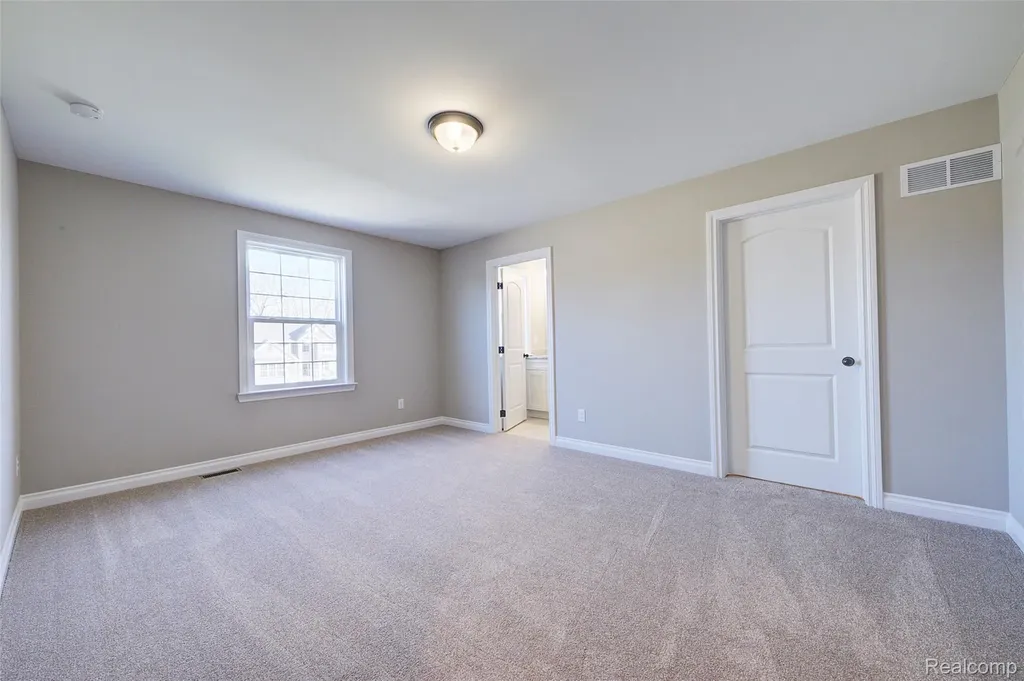 562 (moh72) Round Rock Drive Marion Township MI 48843