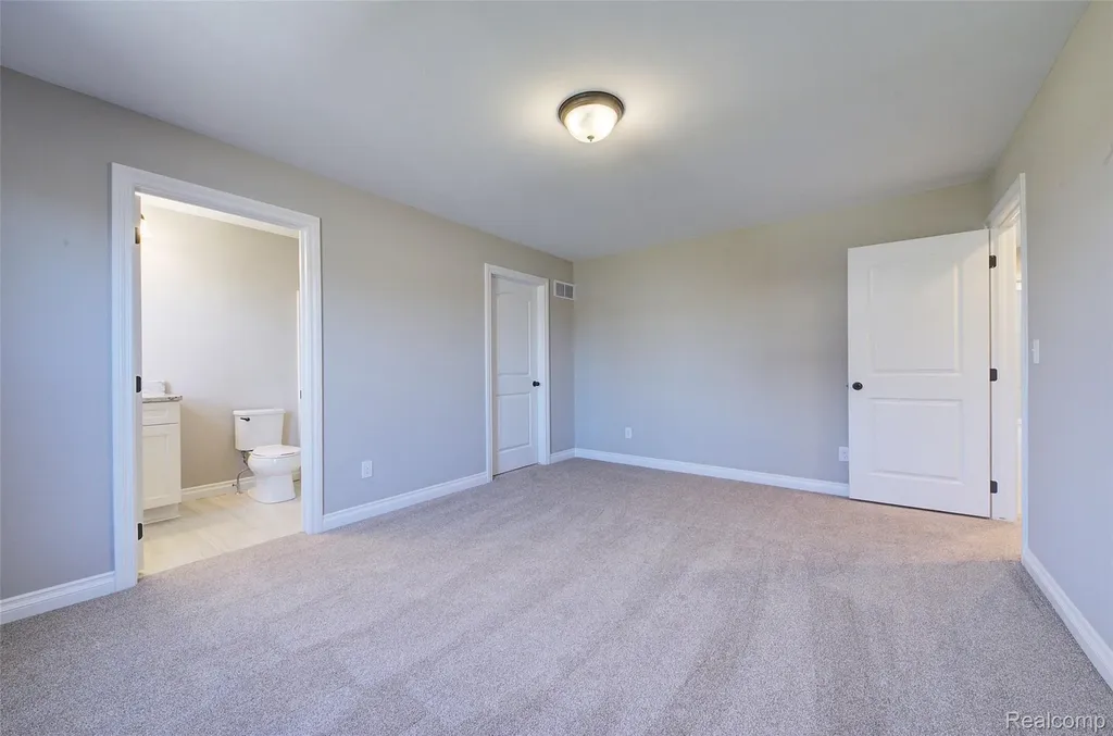 562 (moh72) Round Rock Drive Marion Township MI 48843
