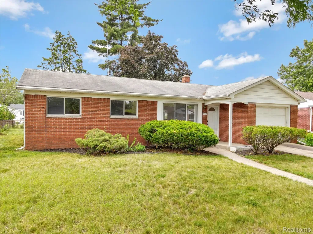 35927 Dover Street Livonia City MI 48150