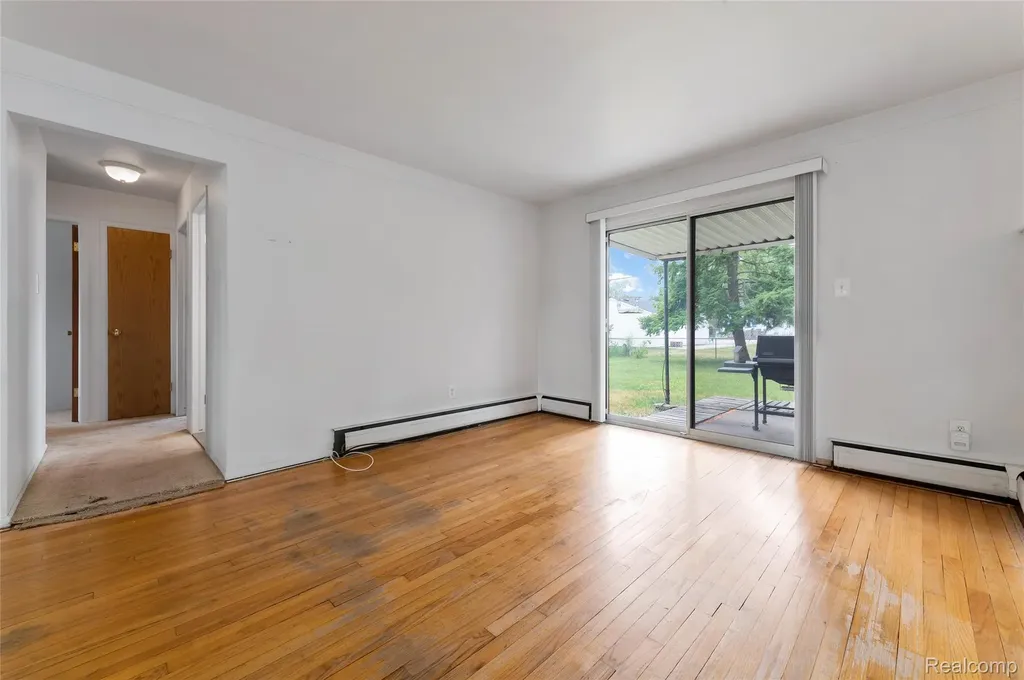 35927 Dover Street Livonia City MI 48150