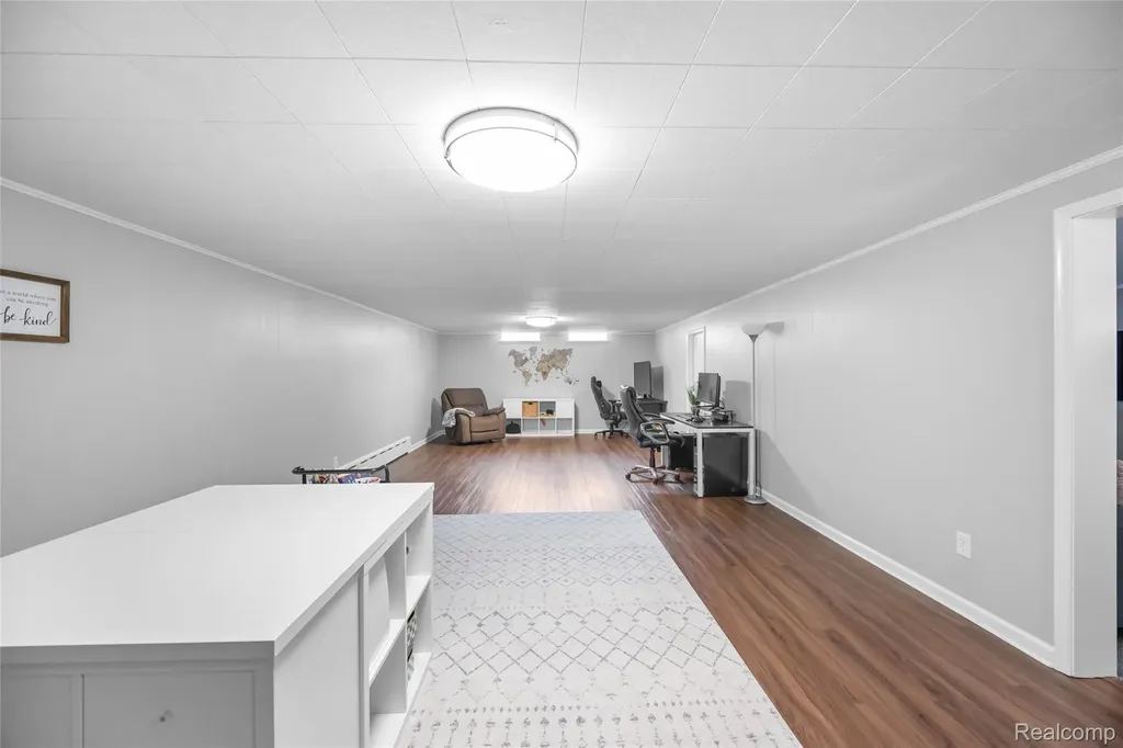 30064 Bentley Street Livonia City MI 48154