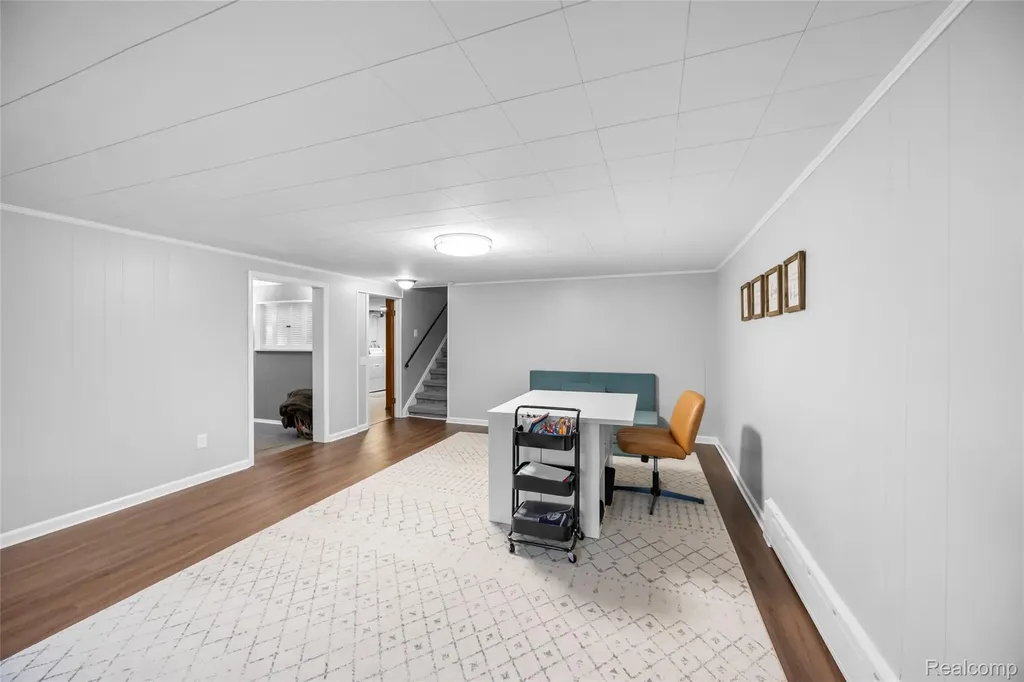 30064 Bentley Street Livonia City MI 48154