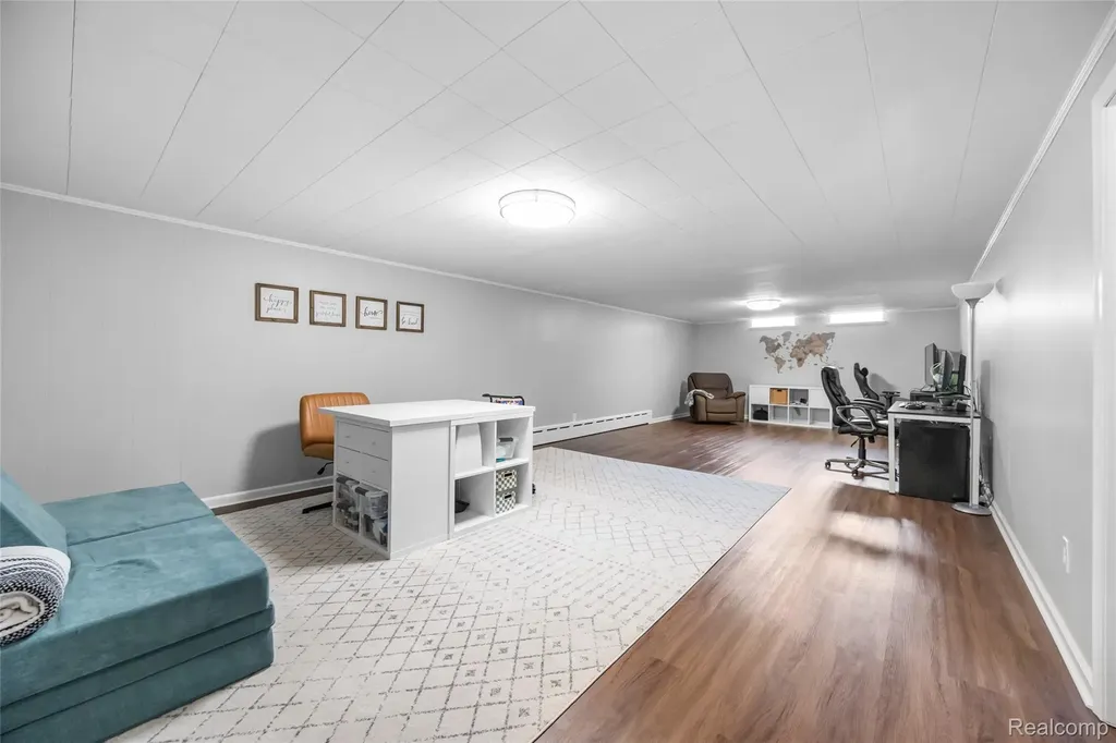 30064 Bentley Street Livonia City MI 48154