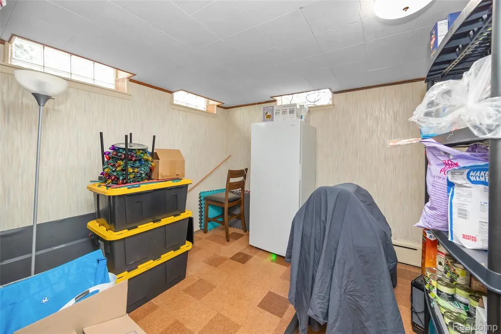 30064 Bentley Street Livonia City MI 48154