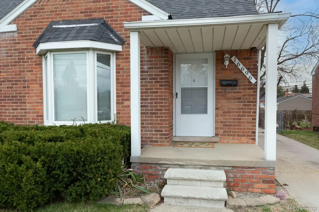 16696 Beech Daly Road Redford Charter Township MI 48240