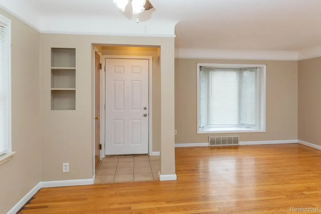 16696 Beech Daly Road Redford Charter Township MI 48240