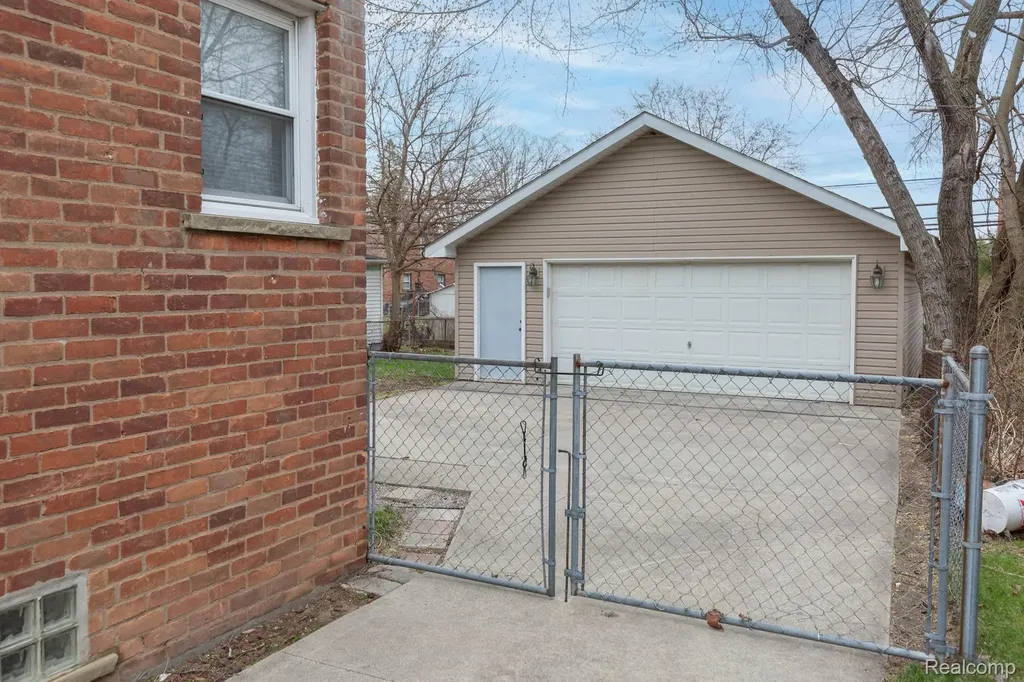 16696 Beech Daly Road Redford Charter Township MI 48240