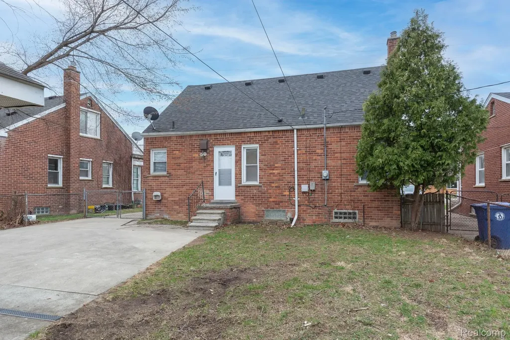 16696 Beech Daly Road Redford Charter Township MI 48240