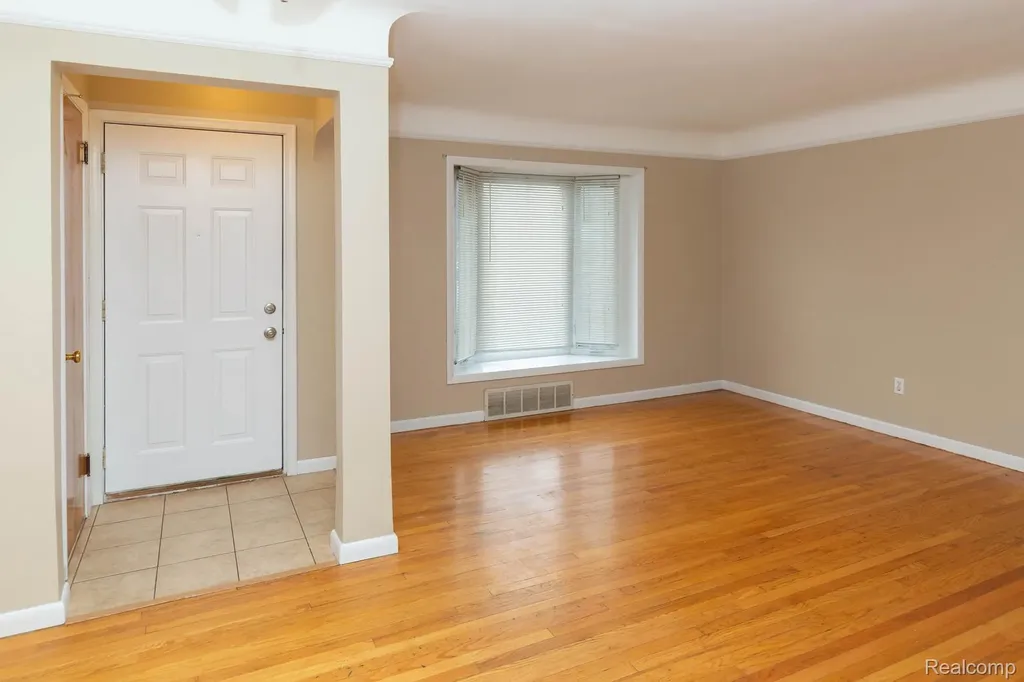 16696 Beech Daly Road Redford Charter Township MI 48240