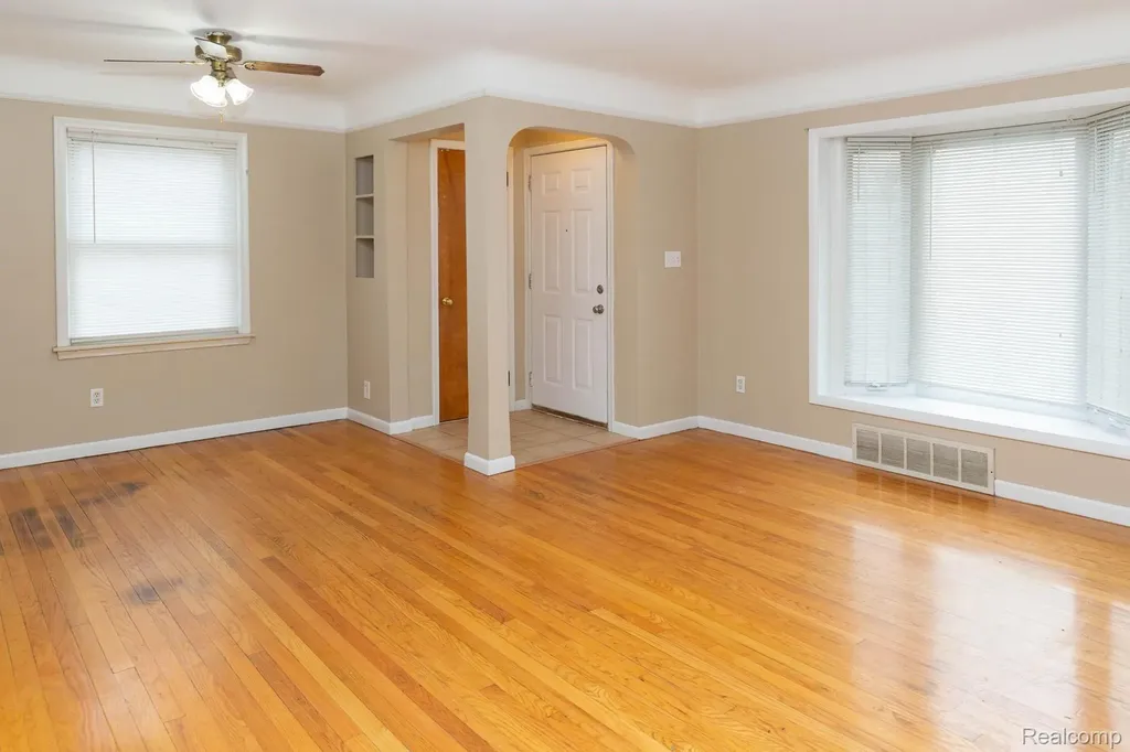 16696 Beech Daly Road Redford Charter Township MI 48240