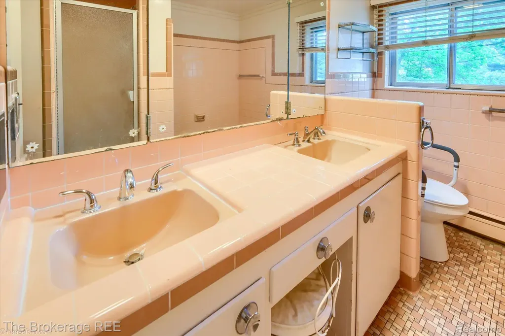 575 Bancroft Street Imlay City City MI 48444