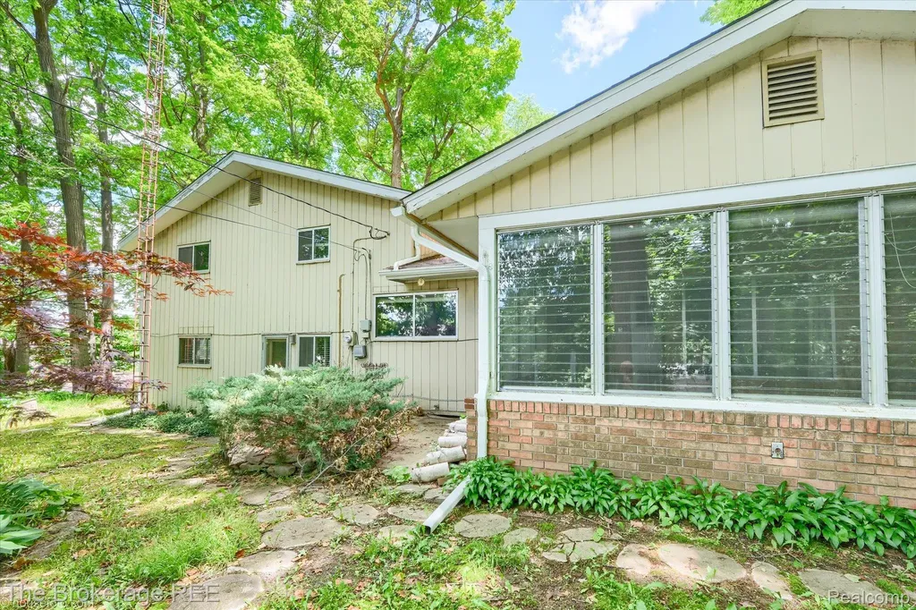 575 Bancroft Street Imlay City City MI 48444