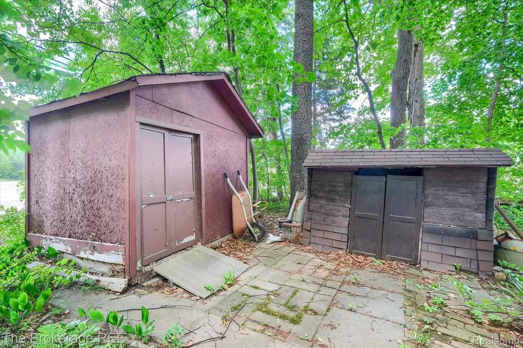 575 Bancroft Street Imlay City City MI 48444